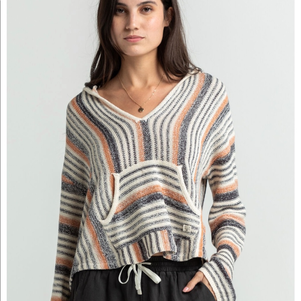 Billabong Baja Beach Hoodie Sweater with Hood and Front Pocket Medium